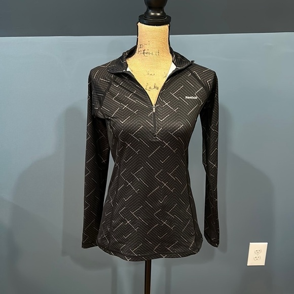 Reebok Tops - Reebok athletic quarter zip size small women’s